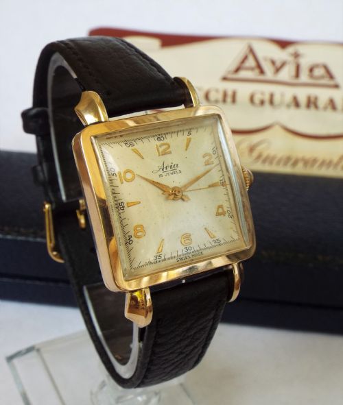 fig 1. Gents boxed 1950s Avia wrist watch