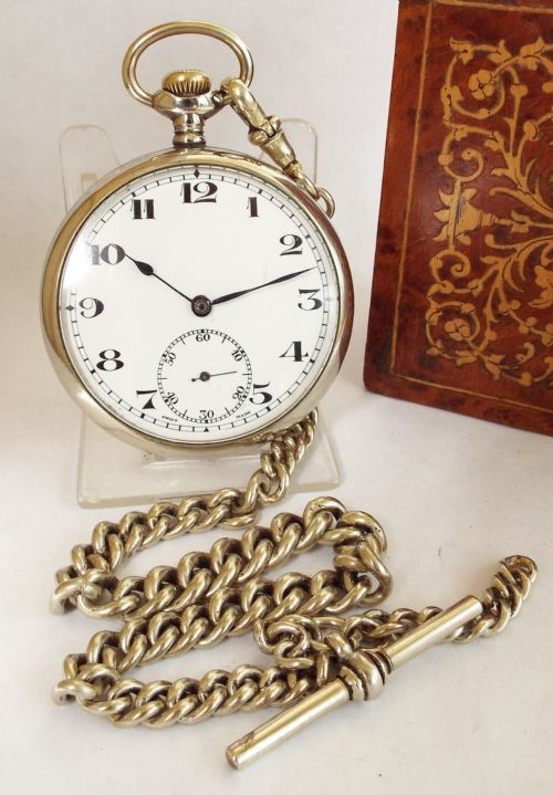 A Vintage 1920s Elida Pocket Watch & Chain.
