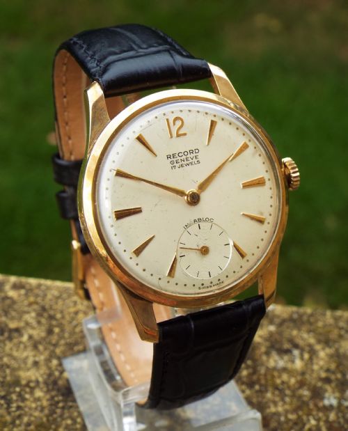fig 1. Gents 9ct gold Record wrist watch, 1960