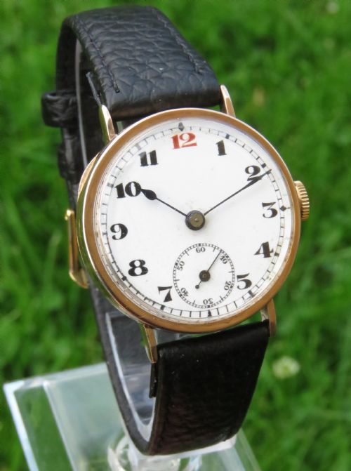 fig 1. Gents 9ct gold wrist watch, 1939