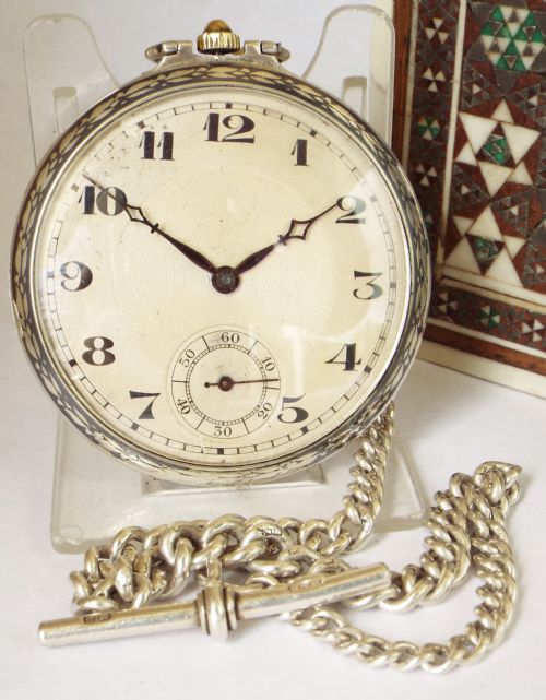 A Vintage 1930s Silver Pocket Watch & Chain.
