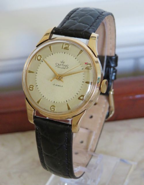 Gents 9ct Gold Smiths De Luxe Wrist Watch, 1951