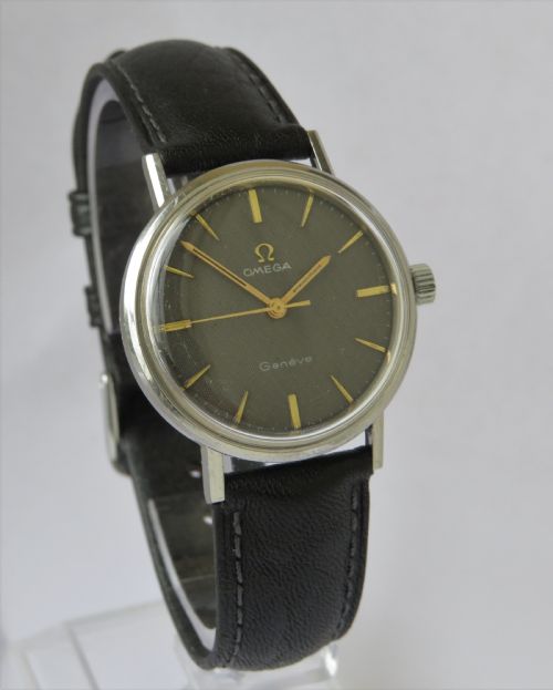 Mid-size 1969 Omega Genève Wrist Watch