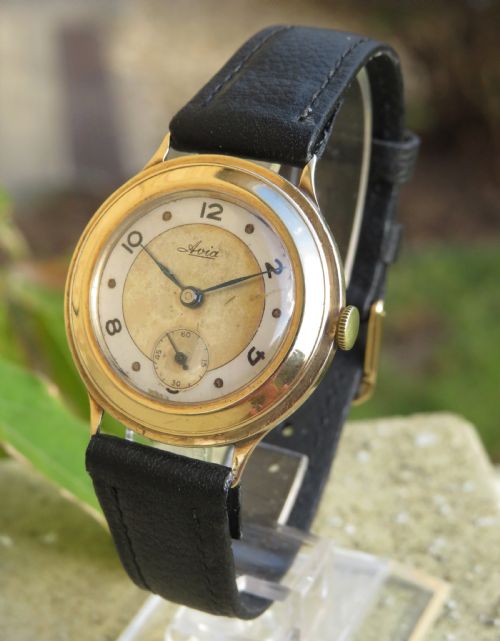 Gents 9ct Gold Avia Wrist Watch, 1945