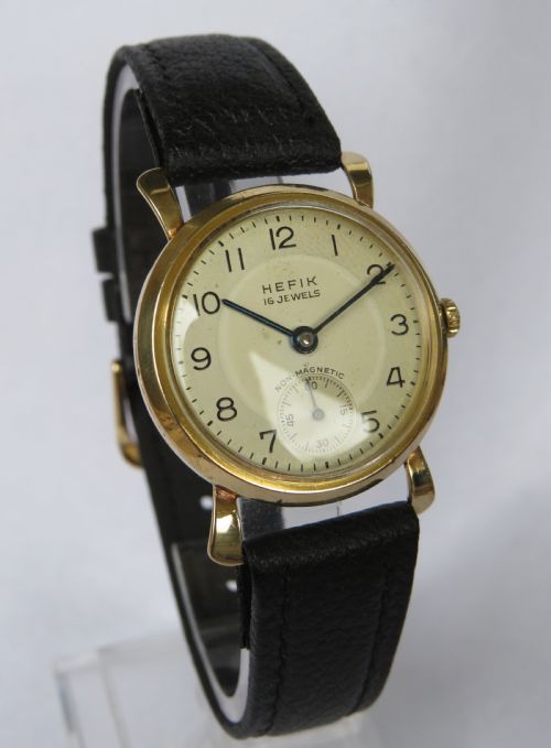 Mid-size 9ct Gold Hefik Wrist Watch, 1948