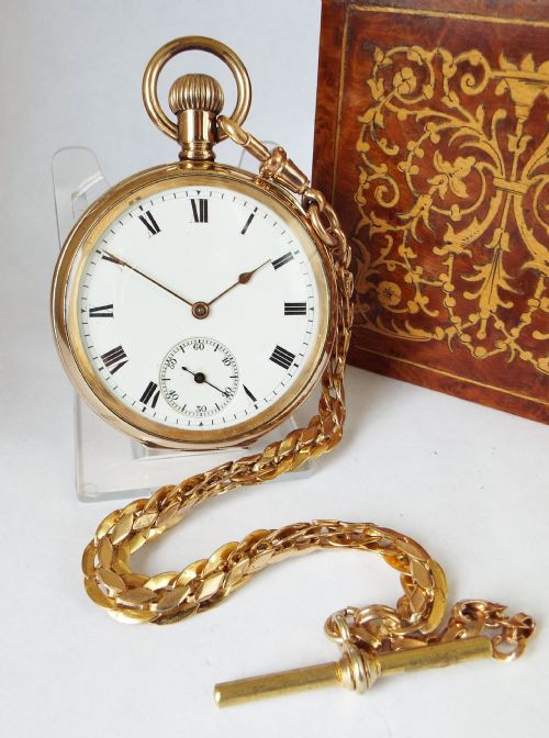 Antique 1907 Waltham Traveler Pocket Watch and Chain.