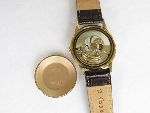 fig 2. Gents 9ct gold automatic wrist watch from Garrard