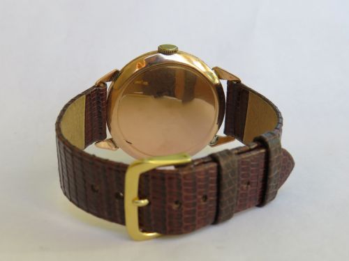 fig 3. Gents large 18ct gold Longines Chronometre watch