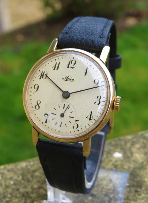 Gents 9ct Gold Avia Wrist Watch, 1946