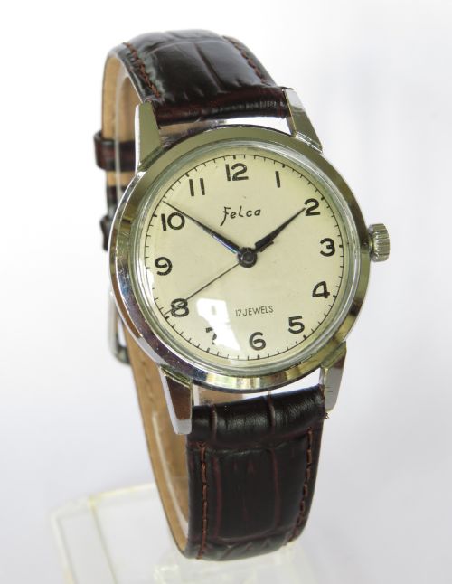 fig 1. Gents 1950s boxed Felca wrist watch
