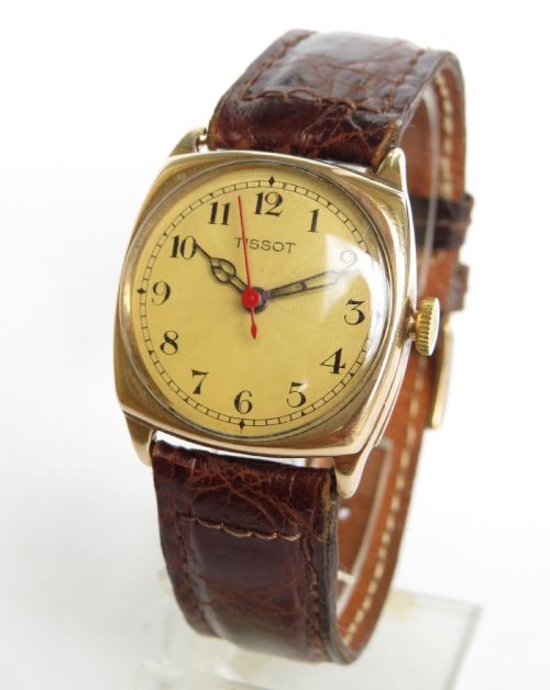 Mid-size 9ct Gold Cushion Cased Wrist Watch, 1931