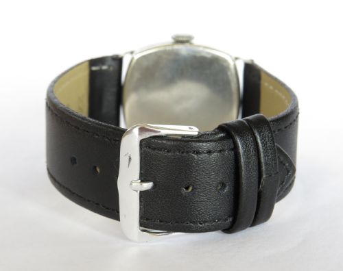 fig 2. Gents Marvin silver cushion cased wrist watch 1926