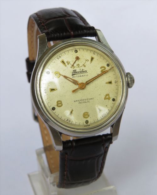 fig 1. Gents 1950s Mondia wrist watch with power reserve indicator