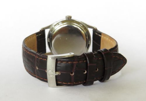 fig 4. Gents Omega bumper automatic wrist watch, c1949