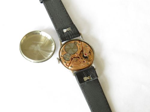 fig 2. Gents 1940s 30T2 Omega wrist watch