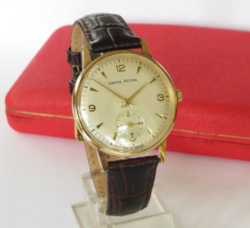 Gents 9ct Gold Smiths Astral Wrist Watch, 1967