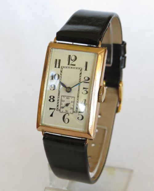 Mid-size 9ct Gold Art Deco Wrist Watch, 1933