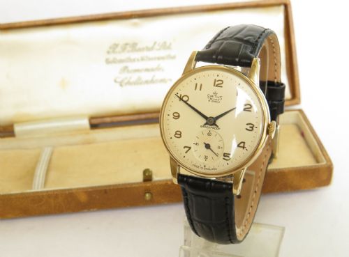 Gents 9ct Gold Smiths De Luxe Wrist Watch, 1963