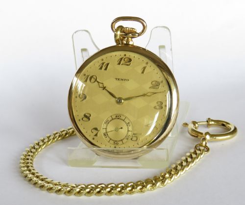 fig 1. A 1930s Tempo pocket watch & chain.