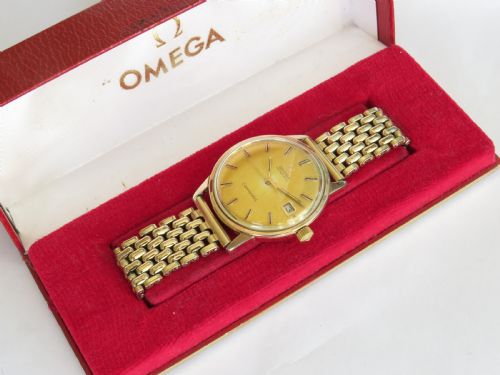 fig 2. Gents 1966 Omega Seamaster wrist watch