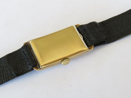 fig 3. 9ct gold Laco wrist watch, 1935