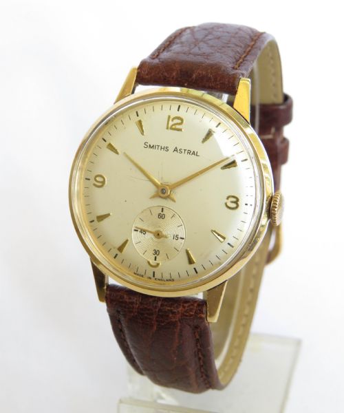 Gents 9ct Gold Smiths Astral Wrist Watch, 1967