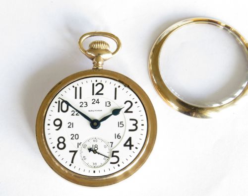 fig 2. Antique Waltham Canadian railroad pocket watch, 1918
