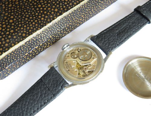 fig 2. Gents 1940s Bravingtons Renown wrist watch