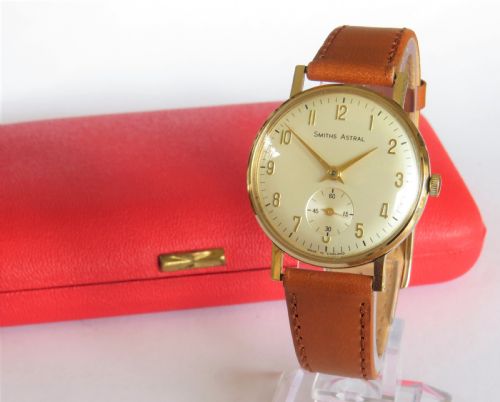 Gents 9ct Gold Smiths Astral Wrist Watch, 1965