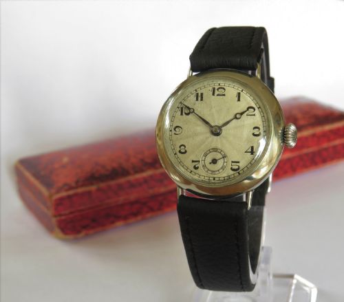 Mid-size 1930s Bernex Wrist Watch