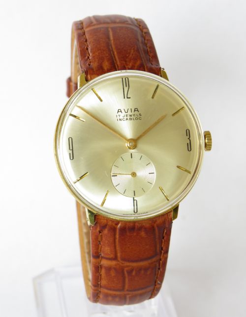 fig 1. Gents 1960s Avia 10060 wristwatch, super condition