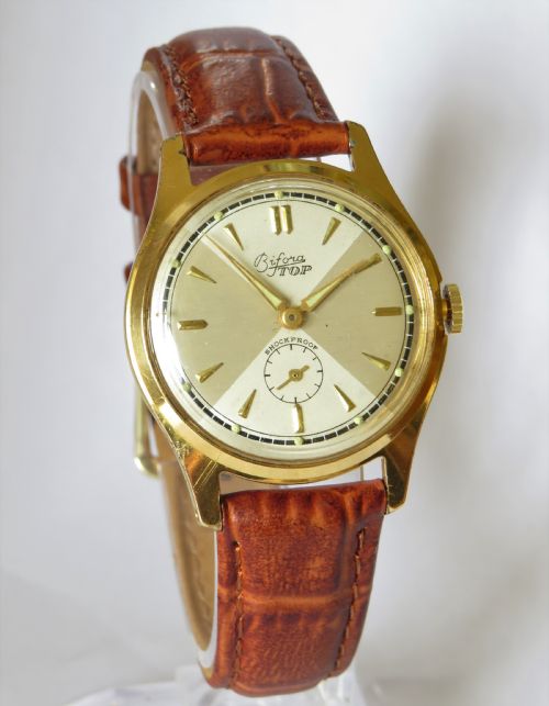 fig 1. 1950s Bifora Top wrist watch