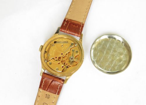 fig 2. Gents Smiths De Luxe watch, box & papers, 1958