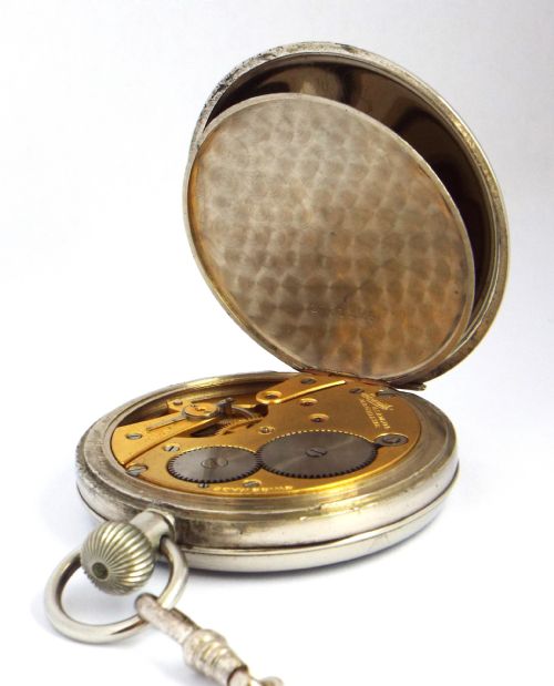 fig 4. 1930s “Everite” pocket watch from H Samuel.