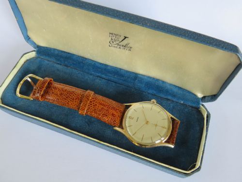 fig 1. Gents 9ct gold Kered wrist watch, 1960