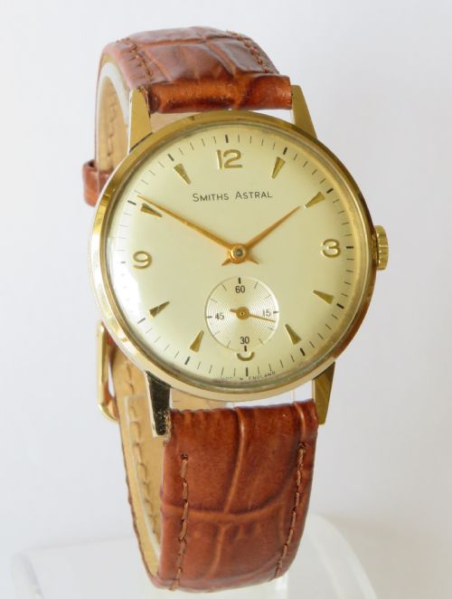 fig 1. Gents 9ct gold Smiths Astral wrist watch, 1966