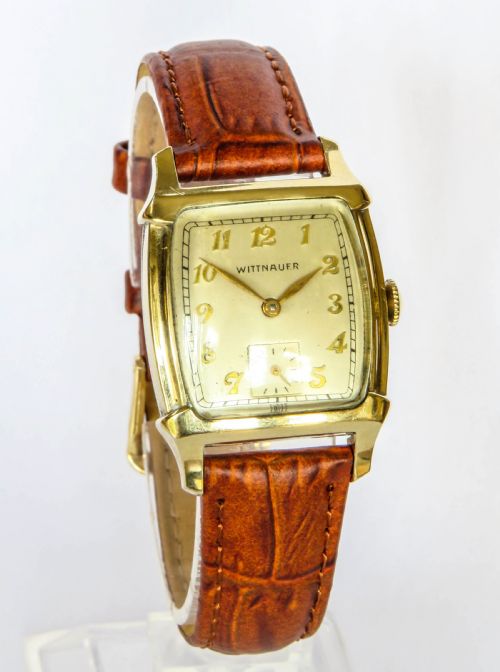 fig 1. Mid-size 1950s Wittnauer wrist watch