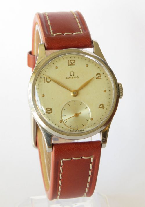 fig 1. Gents Omega 30T2 wrist watch, 1947