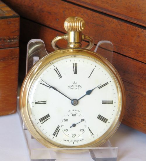 1940S SMITHS DE LUXE POCKET WATCH MADE IN ENGLAND - ADDITIONAL PHOTO 1