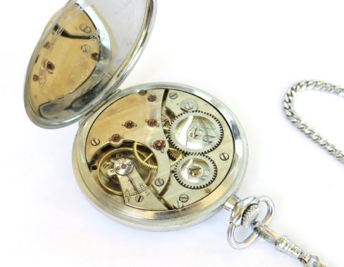 1930S TAVANNES POCKET WATCH AND CHAIN - ADDITIONAL PHOTO 2
