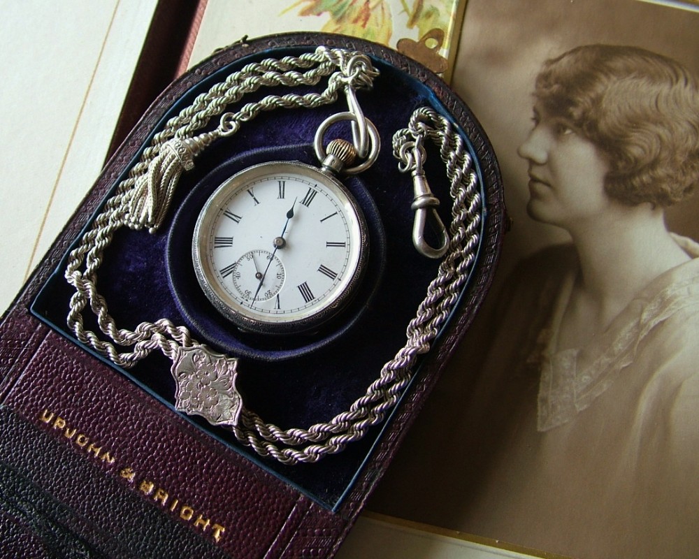 A lady’s Edwardian silver fob watch with albertina