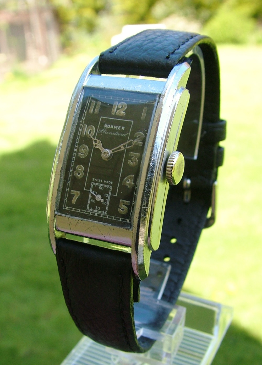 A 1940s Art Deco Roamer Standard gents wrist watch.