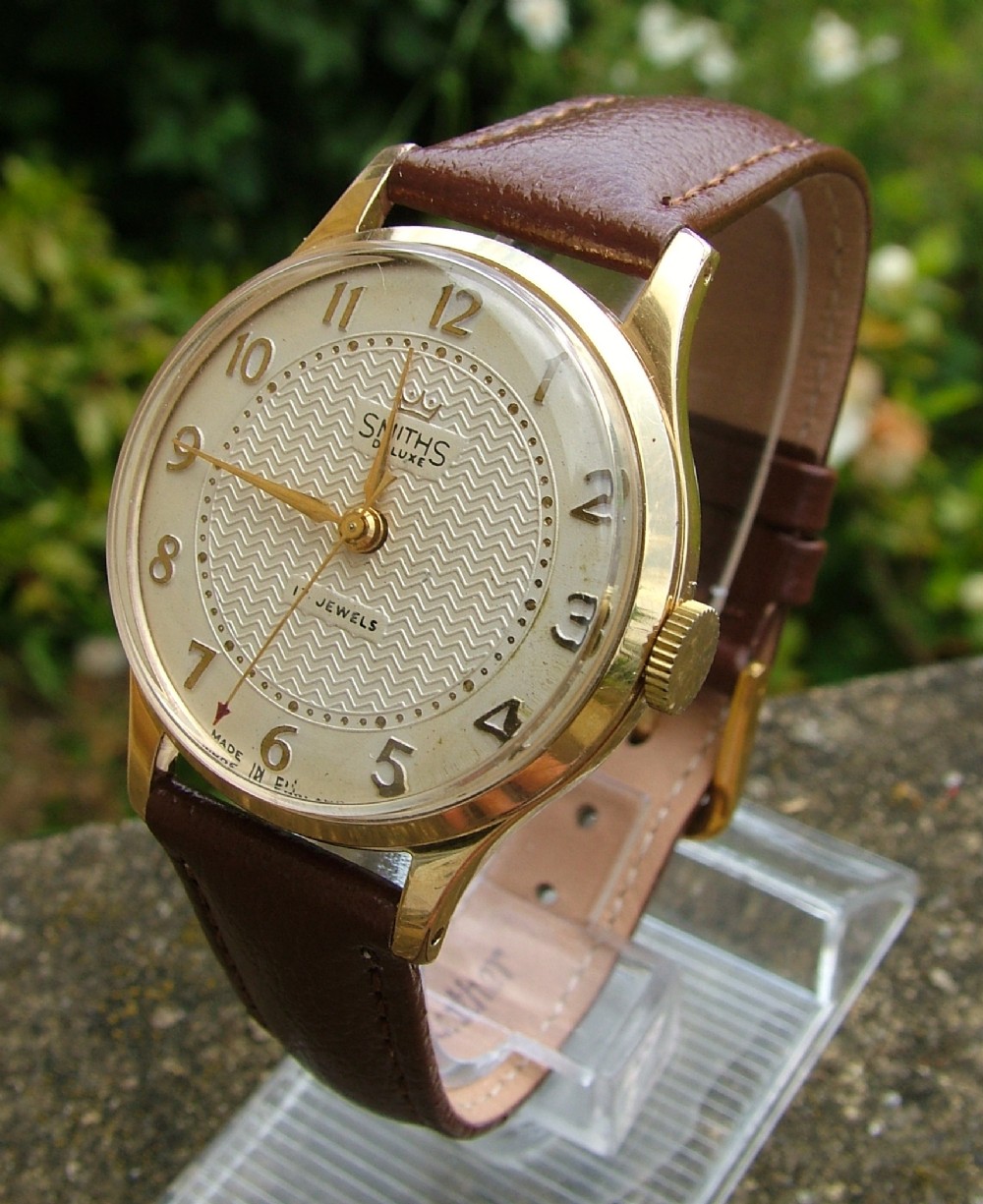 Smiths De Luxe wrist watch, made in England