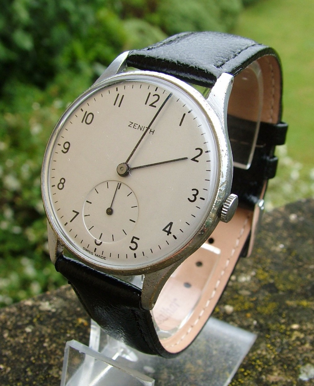 A WW2 gents Zenith wrist watch