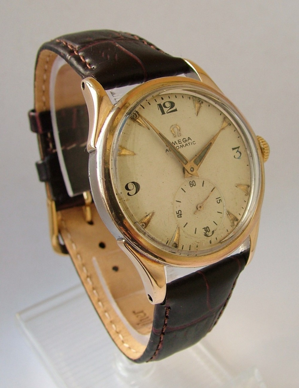 A gents 1940s Omega bumper automatic wrist watch