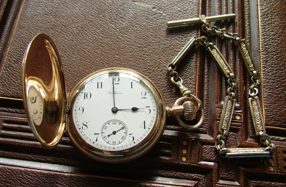 Antique Waltham Traveler hunter pocket watch