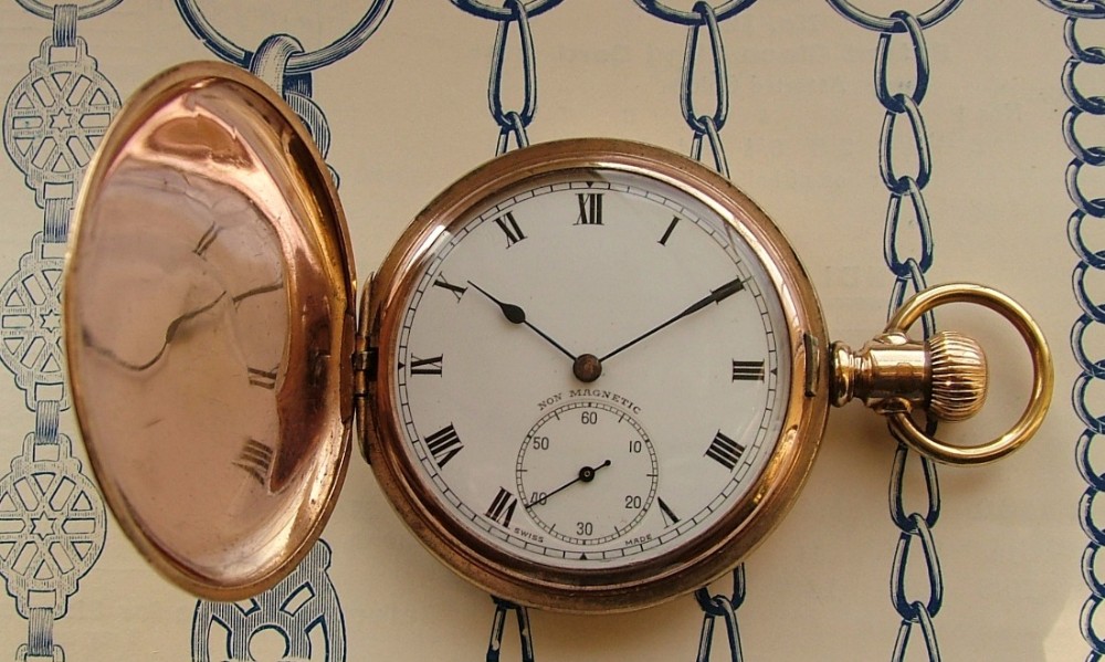 A vintage 1920s Hefik full hunter pocket watch