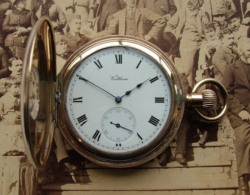 Antique 1903 Waltham Bond St half hunter pocket watch.