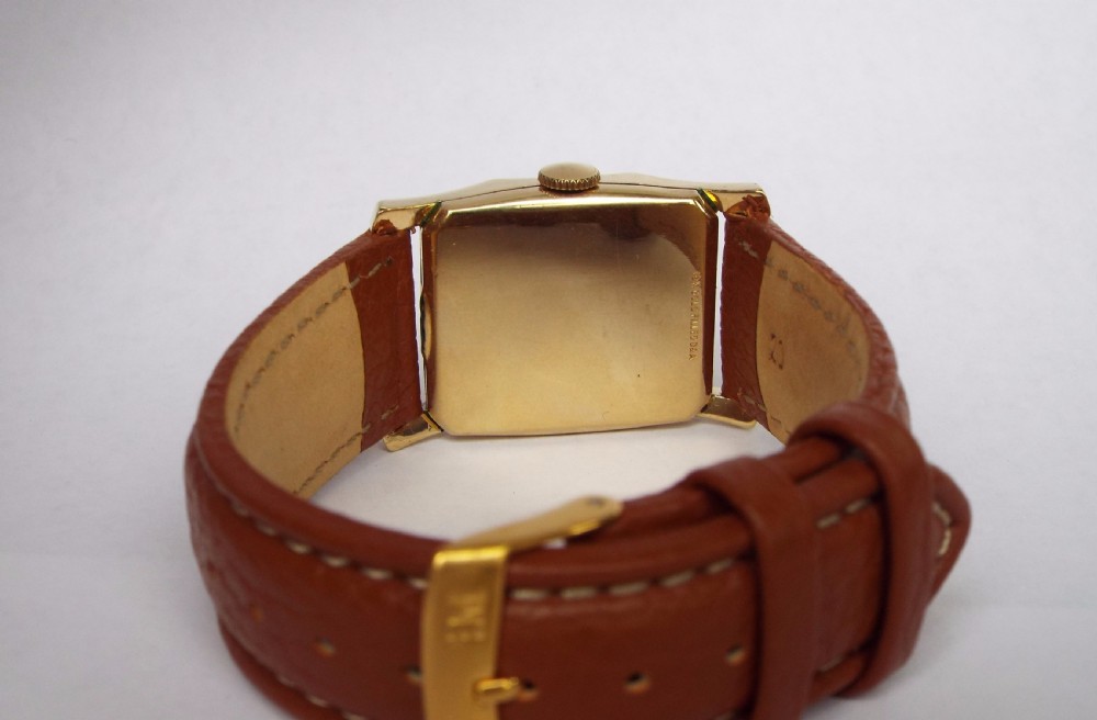 A gents 1950s Elgin De Luxe wrist watch View IV
