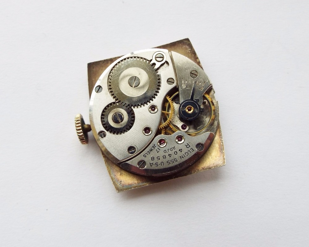 A gents 1950s Elgin De Luxe wrist watch View V